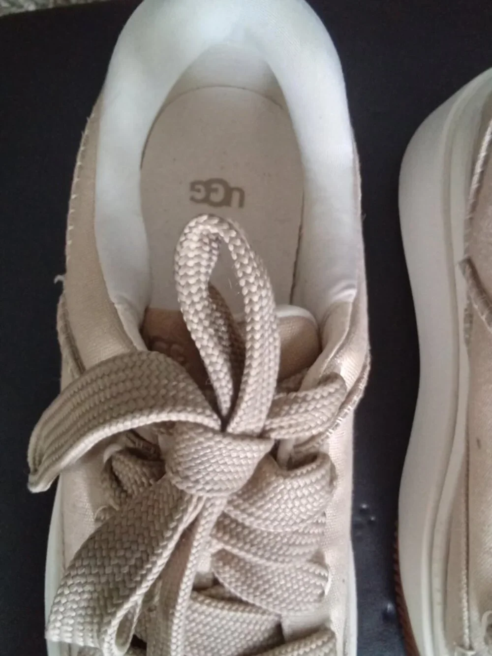 The UGG EZ-Duzzit Essential Lace-Up Platform Sneakers in women's size 7  biege
